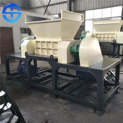 2 * 110kw آلة تقطيع شافت الطاقة المزدوجة 15 طن / ساعة 18 طن / ساعة 9 شفرات