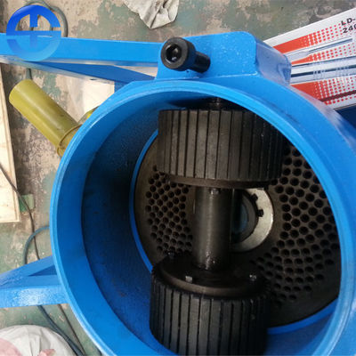 Plc Control 3 Phase Standard 200kg / H 300kg / H مطحنة الحبيبات المسطحة