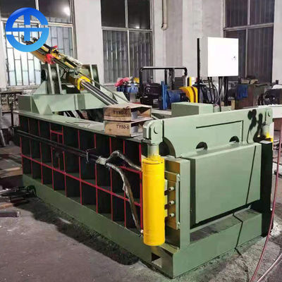 حجم البالة 700 * 300 مم Foward Out Pressure 160T مكبس الخردة المعدنية