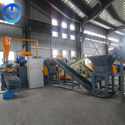 380 V Scrap Metal Granulators إعادة تدوير آلة غرانولاتور 500-600 كغ / ه