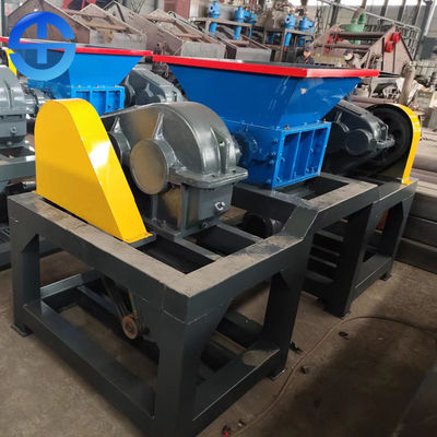 Q235 الصلب 2 * 11kw آلة إعادة تدوير الخردة المعدنية مزدوجة شافت التقطيع
